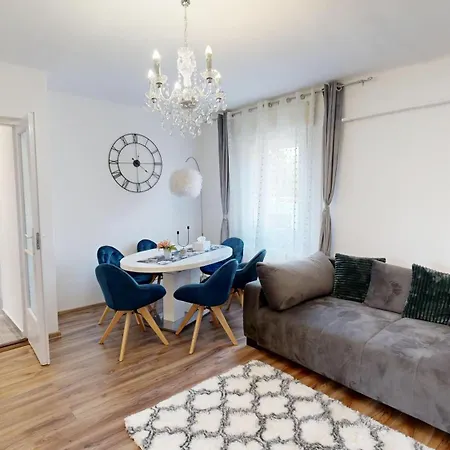 Alomhaz * Balatonszabadi Fürdőtelep