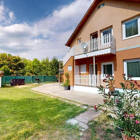 Alomhaz Balatonszabadi Fürdőtelep