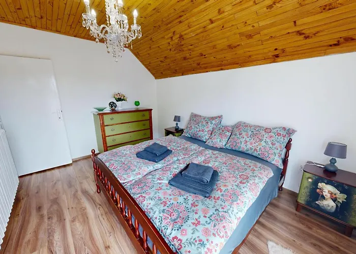 Alomhaz Διαμέρισμα *